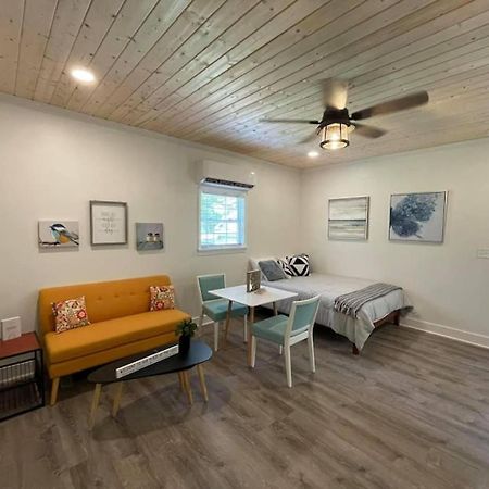 Beautifully Renovated Studio 2 Miles From Marina! Winchester Екстер'єр фото