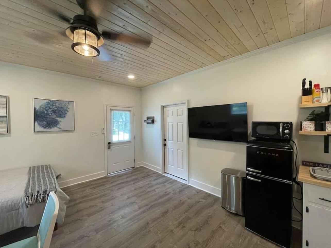 Beautifully Renovated Studio 2 Miles From Marina! Winchester Екстер'єр фото