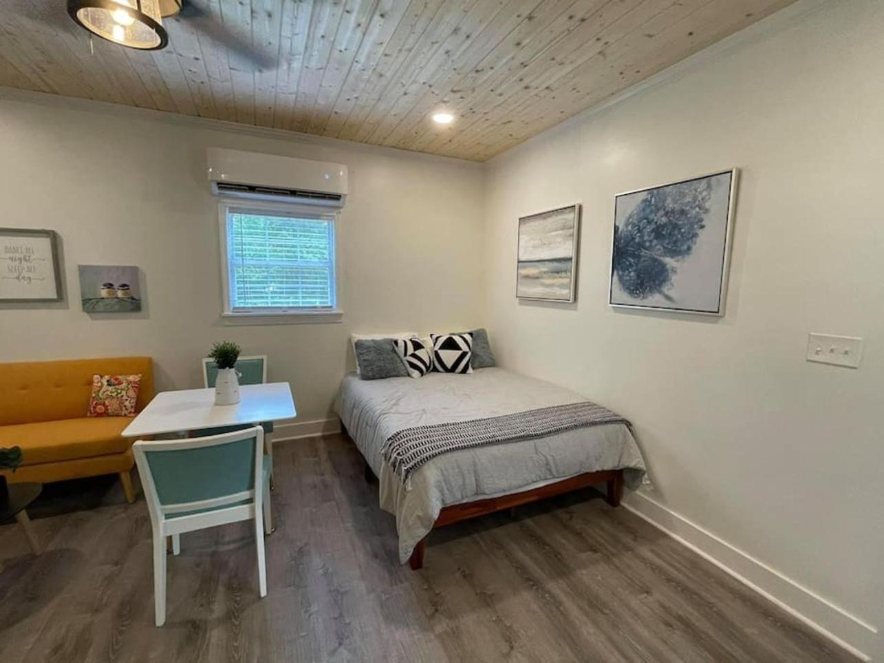 Beautifully Renovated Studio 2 Miles From Marina! Winchester Екстер'єр фото