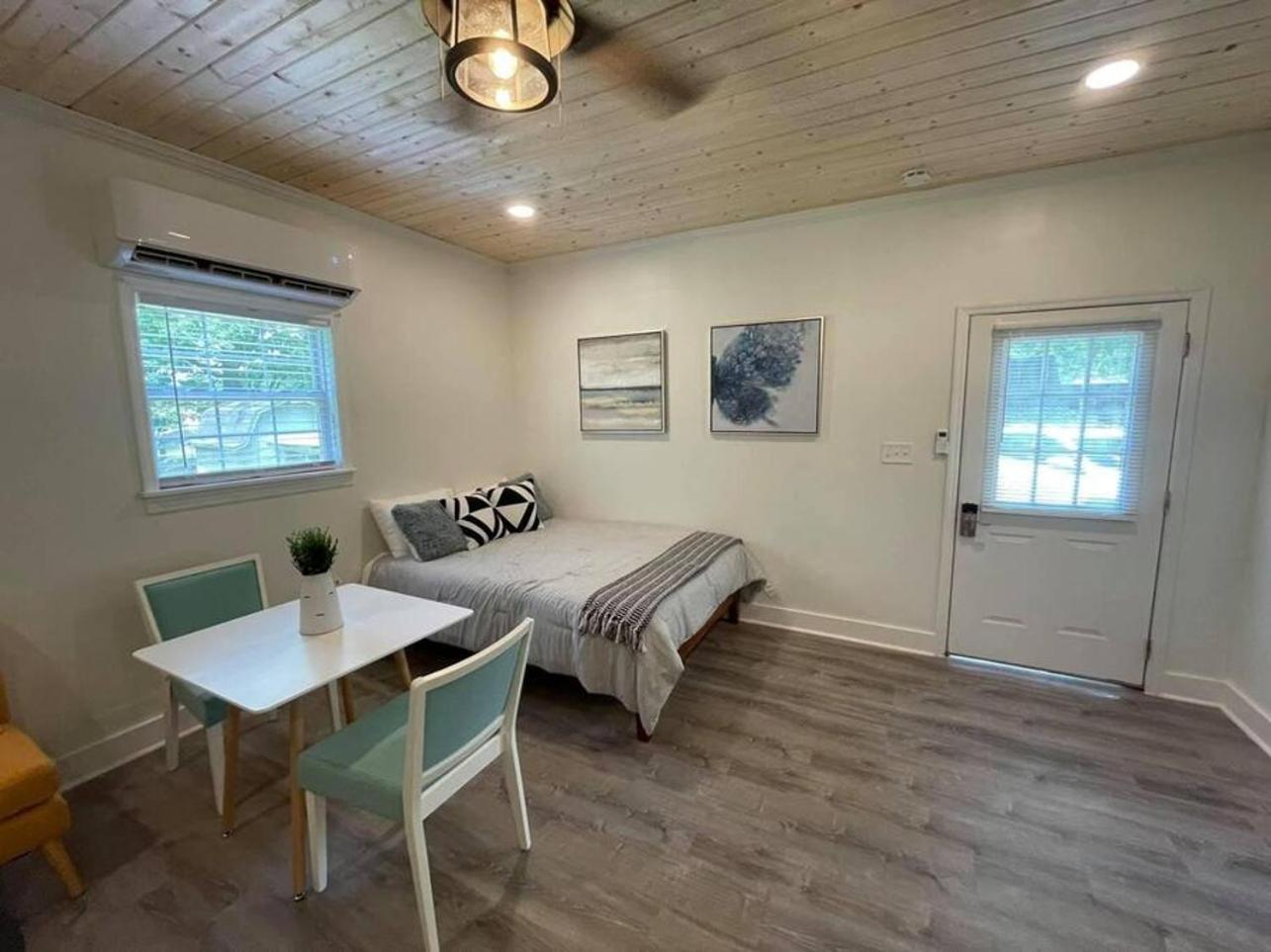 Beautifully Renovated Studio 2 Miles From Marina! Winchester Екстер'єр фото